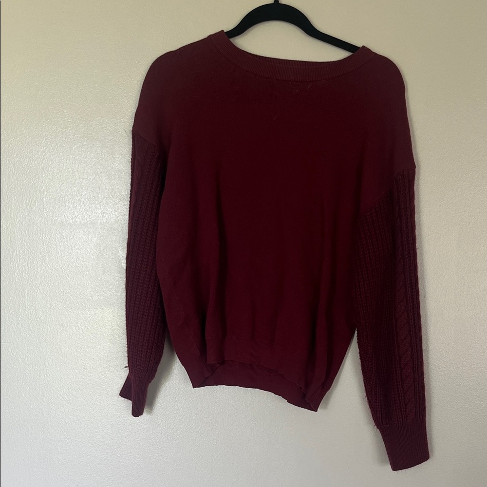 Elegant Burgundy Women's Crew Neck Sweater